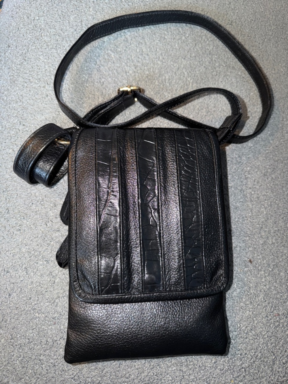 Black  Crossbody Bag - Classic Design